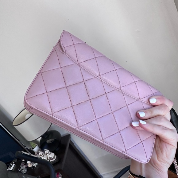 Chanel pink mini beauty lock bag in sheepskin leather - Picture 6 of 6